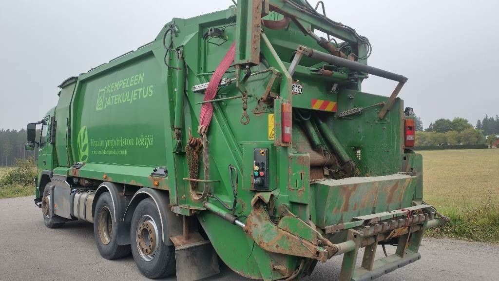 Volvo FM9 6x2 pakkaaja +nostin +etukippo - Benne à ordures ménagères: photos 5 Volvo FM9 6x2 pakkaaja +nostin +etukippo - Benne à ordures ménagères: photos 5