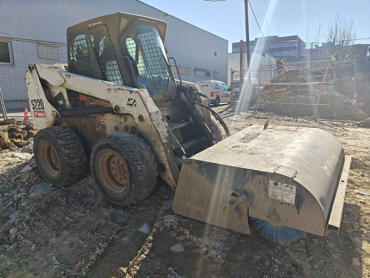 BOBCAT S220 - Mini chargeuse: photos 3 BOBCAT S220 - Mini chargeuse: photos 3