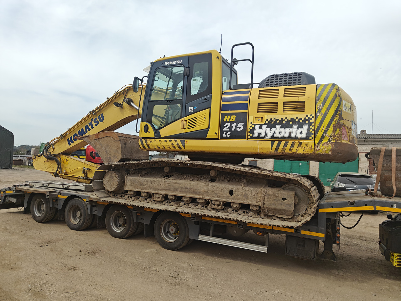 KOMATSU HB 215LC-2 - Pelle sur chenille: photos 2 KOMATSU HB 215LC-2 - Pelle sur chenille: photos 2