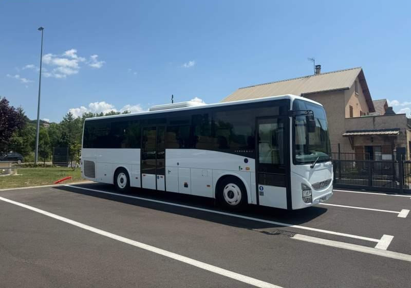 Iveco CROSSWAY/ DŁUGOŚĆ 10.70 M / MANUAL / EURO 6 - Bus interurbain: photos 1 Iveco CROSSWAY/ DŁUGOŚĆ 10.70 M / MANUAL / EURO 6 - Bus interurbain: photos 1