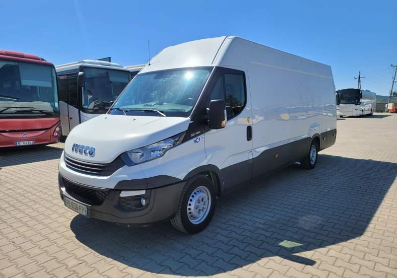 Iveco DAILY 35-140 / SPROWADZONY Z FRANCJI / TEMPOMAT - Fourgon utilitaire: photos 1 Iveco DAILY 35-140 / SPROWADZONY Z FRANCJI / TEMPOMAT - Fourgon utilitaire: photos 1