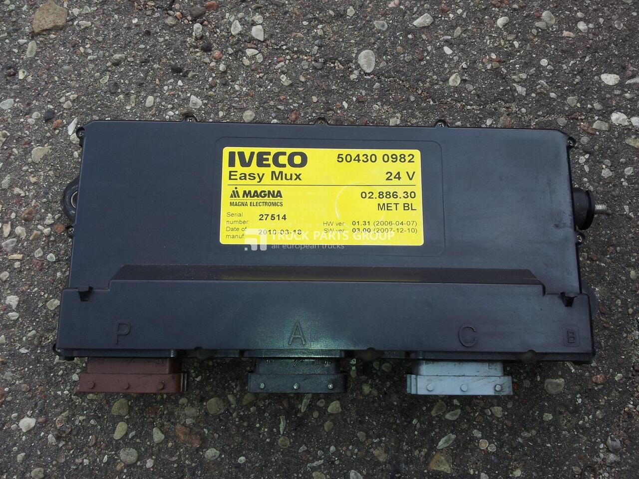 IVECO EUROCARGO, TECTOR, CURSOR, EASY MUX modul, body computer, ECU EDC, 5801362431, 5801362428, MET BL, 504300982, 0288630, 0288631, 0288732, 0288741, 504097628, 504097627, 0288610, 5801583468, 02886 - Bloc de gestion pour Camion: photos 1 IVECO EUROCARGO, TECTOR, CURSOR, EASY MUX modul, body computer, ECU EDC, 5801362431, 5801362428, MET BL, 504300982, 0288630, 0288631, 0288732, 0288741, 504097628, 504097627, 0288610, 5801583468, 02886 - Bloc de gestion pour Camion: photos 1