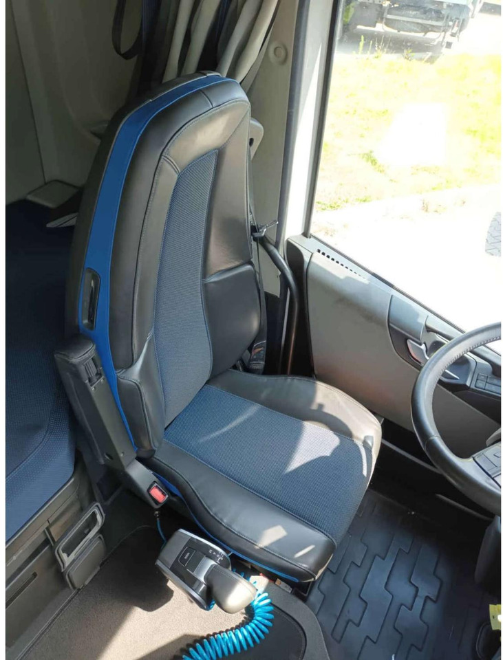 2023 Volvo FH 460 Globetrotter XL i-Save Side Skirts - Tracteur routier: photos 3 2023 Volvo FH 460 Globetrotter XL i-Save Side Skirts - Tracteur routier: photos 3