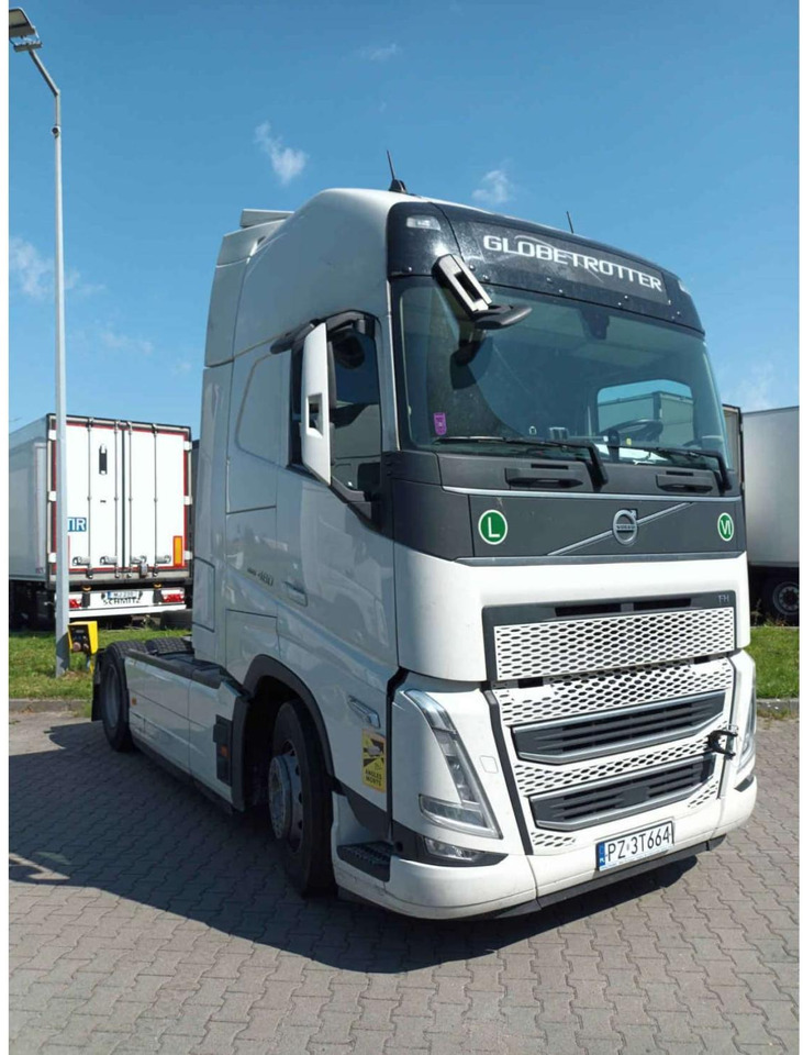 2023 Volvo FH 460 Globetrotter XL i-Save Side Skirts - Tracteur routier: photos 1 2023 Volvo FH 460 Globetrotter XL i-Save Side Skirts - Tracteur routier: photos 1