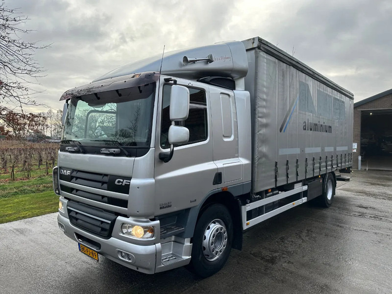 DAF CF 65.250 / NL TRUCK / EURO4 / CURTAINSIDE / SLIDING ROOF / TAILLIFT / NEW TÜV - Camion à rideaux coulissants: photos 1 DAF CF 65.250 / NL TRUCK / EURO4 / CURTAINSIDE / SLIDING ROOF / TAILLIFT / NEW TÜV - Camion à rideaux coulissants: photos 1