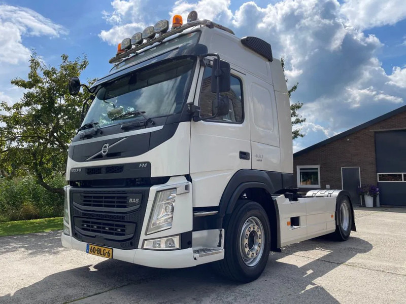 Volvo FM 460 EURO 6 / TOP!! / NL TRUCK / GLOBETROTTER / SAFETY SYSTEMS - Tracteur routier: photos 1 Volvo FM 460 EURO 6 / TOP!! / NL TRUCK / GLOBETROTTER / SAFETY SYSTEMS - Tracteur routier: photos 1