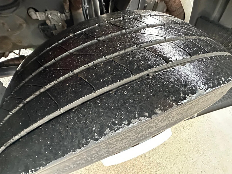 Camion ampliroll Volvo FE 320 / NL TRUCK / EURO 5 / HIAB MULTILIFT XR 21T / LIKE NEW!! / LOW KM!! / LIFT+STEER AXLE: photos 8 Camion ampliroll Volvo FE 320 / NL TRUCK / EURO 5 / HIAB MULTILIFT XR 21T / LIKE NEW!! / LOW KM!! / LIFT+STEER AXLE: photos 8