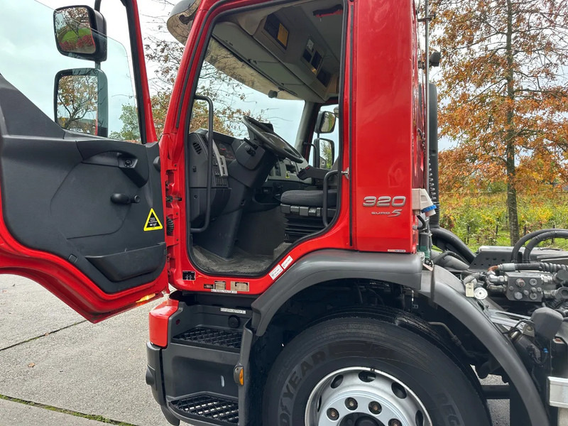 Volvo FE 320 / NL TRUCK / EURO 5 / HIAB MULTILIFT XR 21T / LIKE NEW!! / LOW KM!! / LIFT+STEER AXLE - Camion ampliroll: photos 4 Volvo FE 320 / NL TRUCK / EURO 5 / HIAB MULTILIFT XR 21T / LIKE NEW!! / LOW KM!! / LIFT+STEER AXLE - Camion ampliroll: photos 4