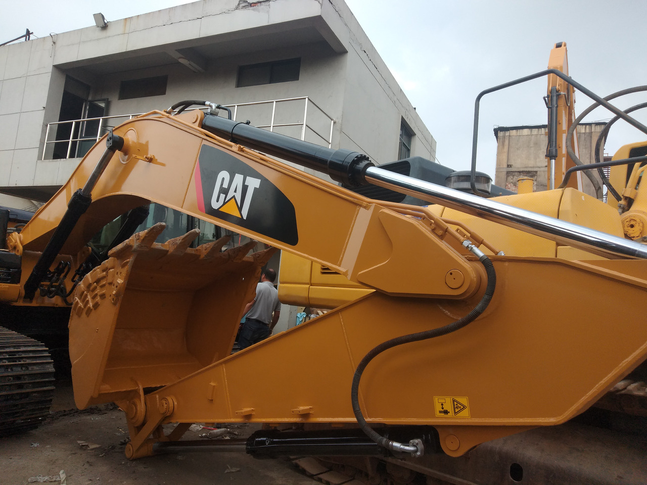 CATERPILLAR 323DL - Pelle sur chenille: photos 5 CATERPILLAR 323DL - Pelle sur chenille: photos 5