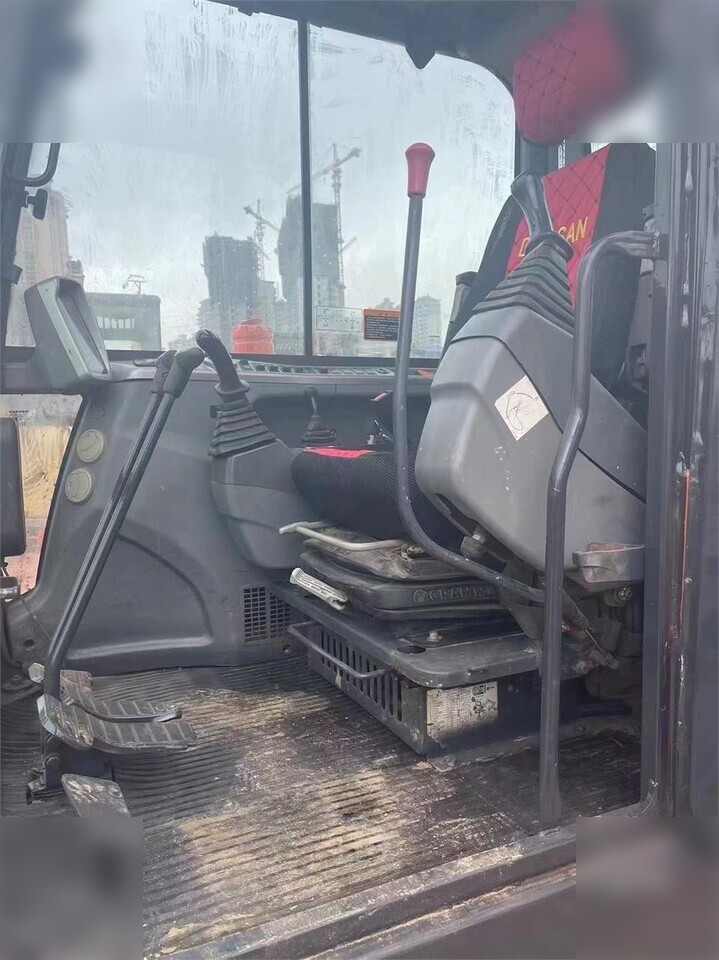 DOOSAN DX60 - Pelle sur chenille: photos 3 DOOSAN DX60 - Pelle sur chenille: photos 3