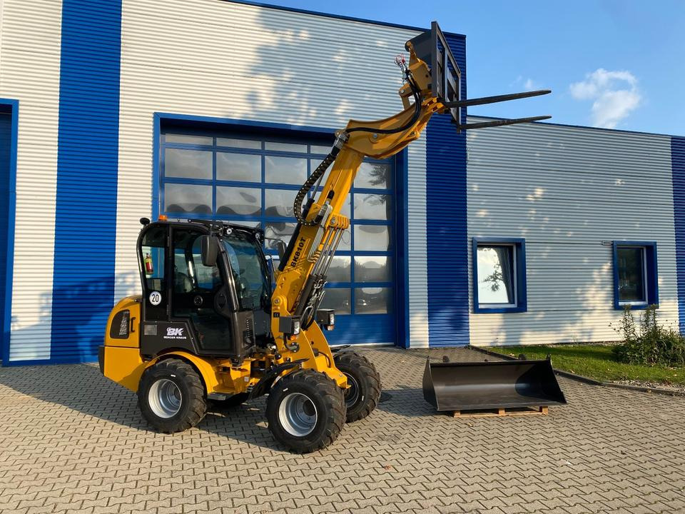 Teleskoplader/Radlader BK810T inkl. Gabel/Schaufelpaket *INKL.19% MWST*BERGER KRAUS*KUBOTA*EURO*CE* - Chargeuse sur pneus télescopique: photos 1 Teleskoplader/Radlader BK810T inkl. Gabel/Schaufelpaket *INKL.19% MWST*BERGER KRAUS*KUBOTA*EURO*CE* - Chargeuse sur pneus télescopique: photos 1
