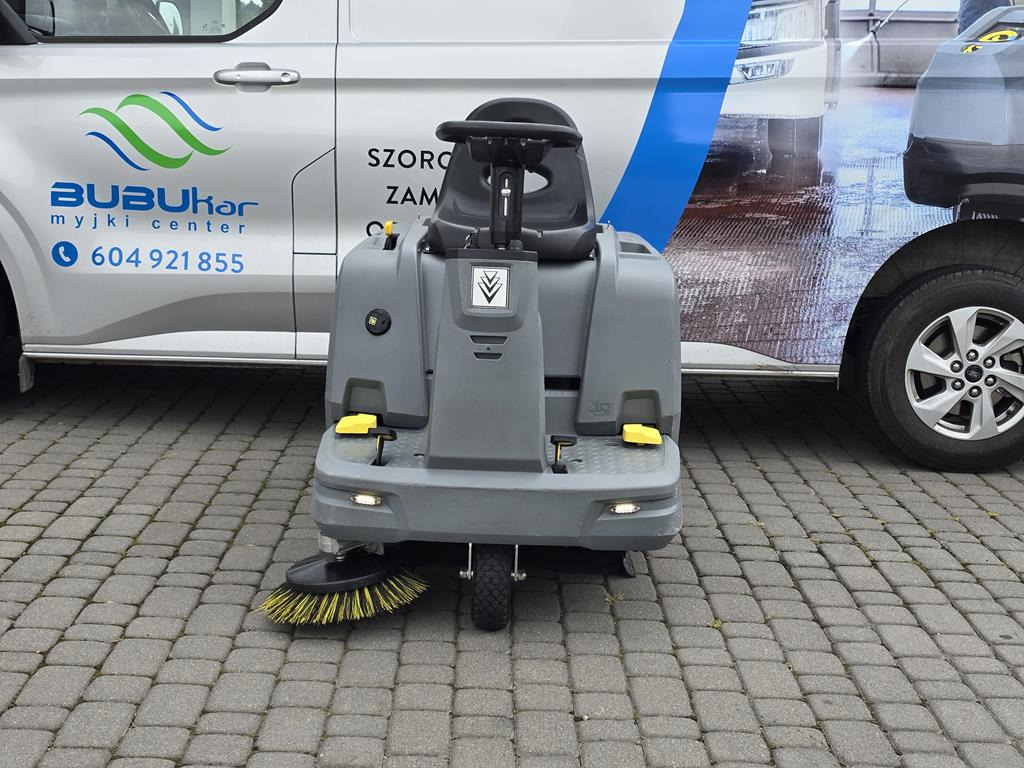 KÄRCHER Zamiatarka KARCHER KM 85/50 R Bp Pack 2019 R 91 HOURS - Balayeuse industrielle: photos 3 KÄRCHER Zamiatarka KARCHER KM 85/50 R Bp Pack 2019 R 91 HOURS - Balayeuse industrielle: photos 3