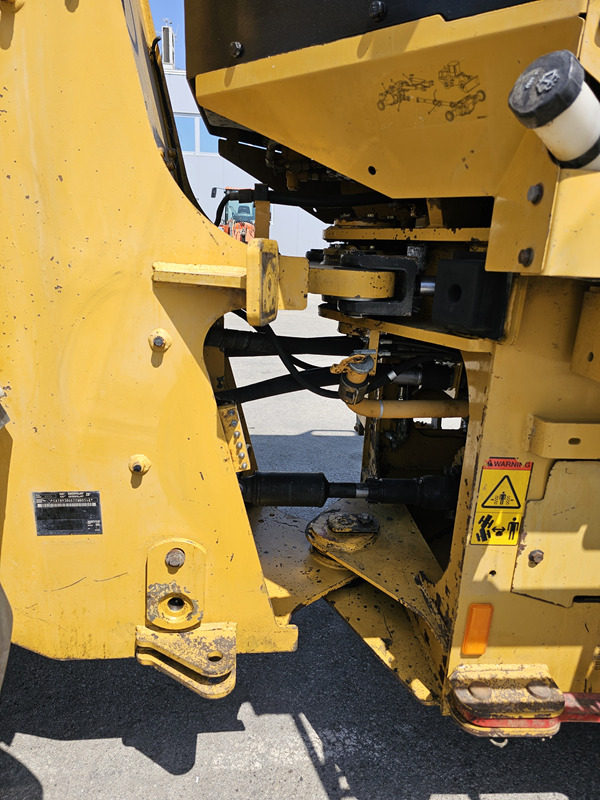 Chargeuse sur pneus CATERPILLAR 930G: photos 13