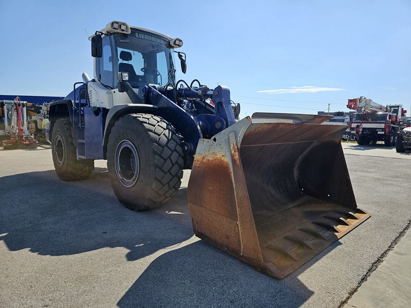 LIEBHERR L556 - Chargeuse sur pneus: photos 5 LIEBHERR L556 - Chargeuse sur pneus: photos 5