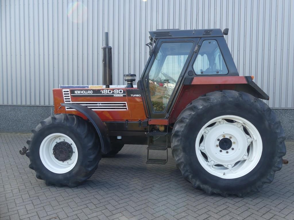Fiat New Holland 180-90 4WD - Tracteur agricole: photos 4 Fiat New Holland 180-90 4WD - Tracteur agricole: photos 4
