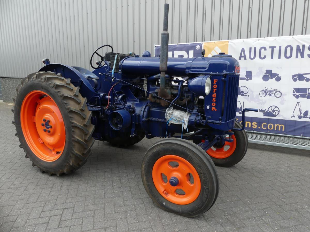 Fordson 27N - Tracteur agricole: photos 3 Fordson 27N - Tracteur agricole: photos 3
