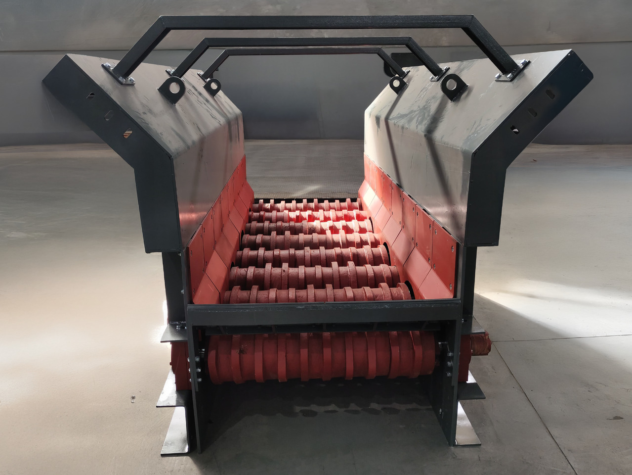 CONSTMACH High-Performance Wobbler Feeder for Continuous Material Flow | Industrial-Grade Feeder System - Machine d'exploitation minière: photos 3 CONSTMACH High-Performance Wobbler Feeder for Continuous Material Flow | Industrial-Grade Feeder System - Machine d'exploitation minière: photos 3