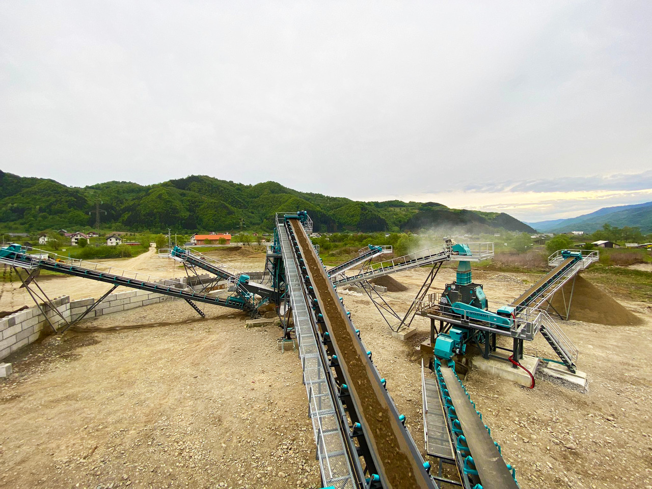 Constmach Installation Stationnaire De Lavage Et De Criblage (Sable, Gravier, Lavage Et Criblage De Gravier) - Crible: photos 2 Constmach Installation Stationnaire De Lavage Et De Criblage (Sable, Gravier, Lavage Et Criblage De Gravier) - Crible: photos 2