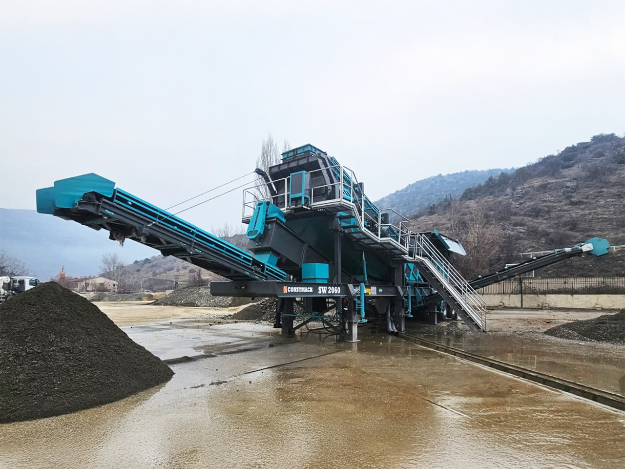 Constmach Mobile Screening And Washing Plant 60-200 TPH - Crible: photos 3 Constmach Mobile Screening And Washing Plant 60-200 TPH - Crible: photos 3