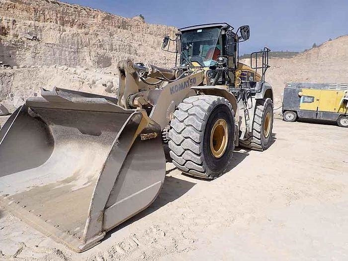 Komatsu WA475-10 - Chargeuse sur pneus: photos 2 Komatsu WA475-10 - Chargeuse sur pneus: photos 2