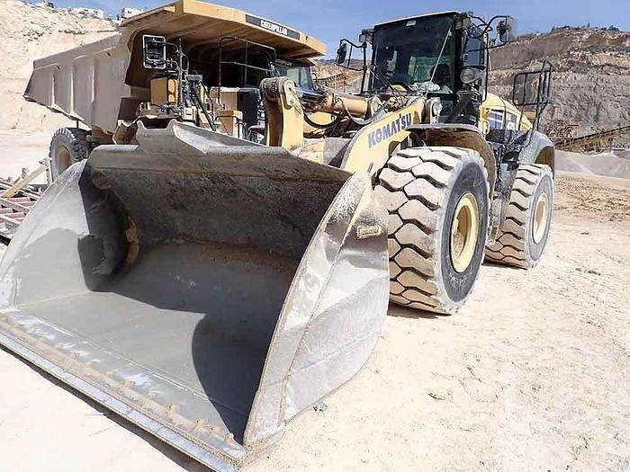 Komatsu WA475 - Chargeuse sur pneus: photos 2 Komatsu WA475 - Chargeuse sur pneus: photos 2
