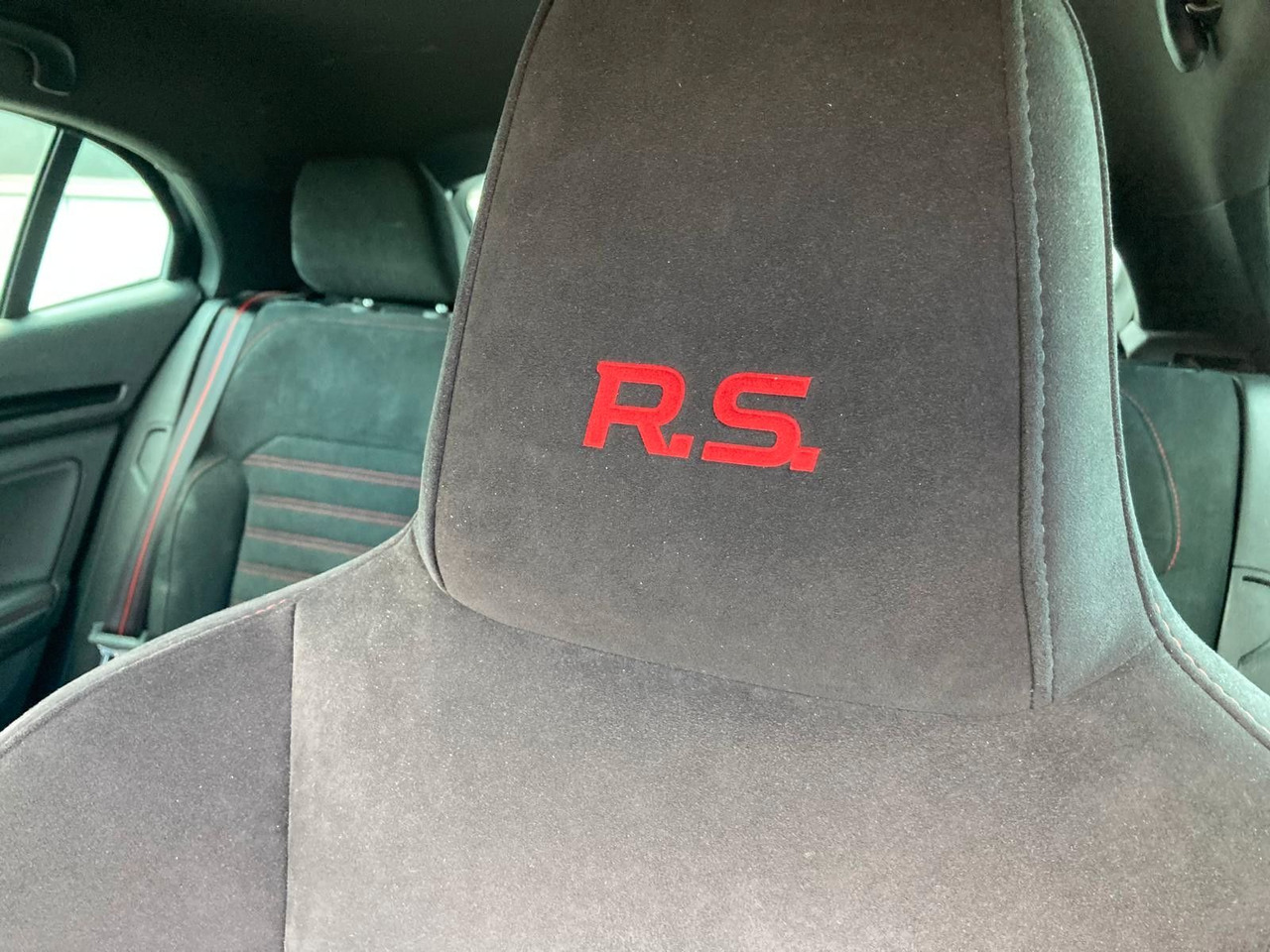 Voiture Renault Megane IV Lim. 5-trg. R.S. Trophy TCe 300: photos 13