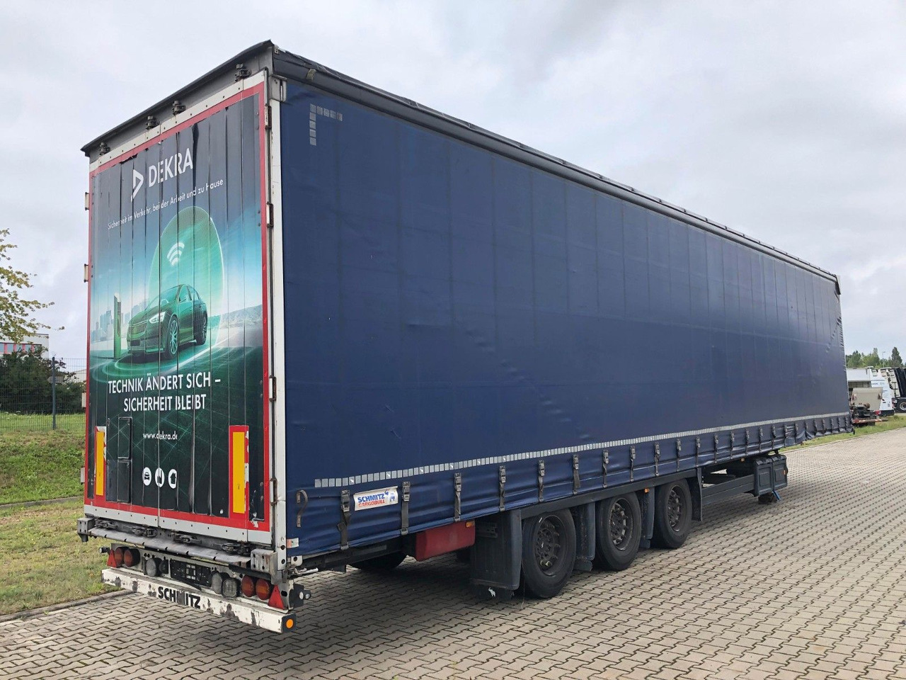 Schmitz Cargobull SCB*S3T Mega*Hubdach*EdschaVerdeck*Plane Neutral - Semi-remorque rideaux coulissants: photos 2 Schmitz Cargobull SCB*S3T Mega*Hubdach*EdschaVerdeck*Plane Neutral - Semi-remorque rideaux coulissants: photos 2