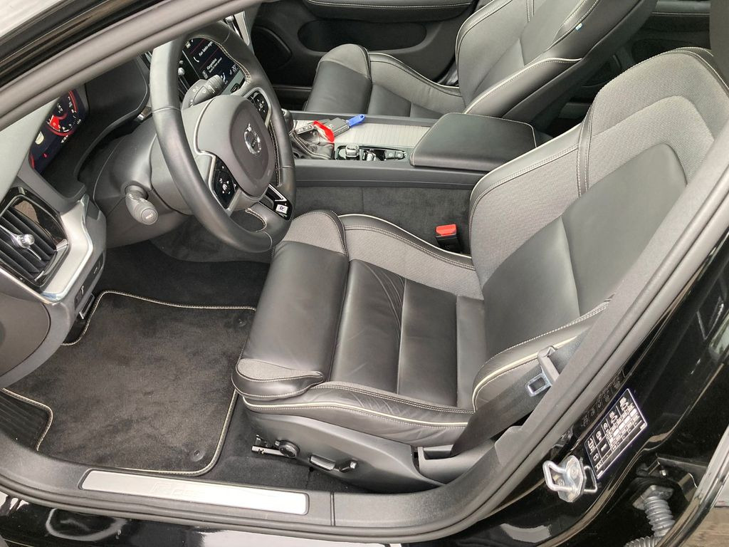 Volvo S60 T5 Lim. R-Design - Voiture: photos 4 Volvo S60 T5 Lim. R-Design - Voiture: photos 4