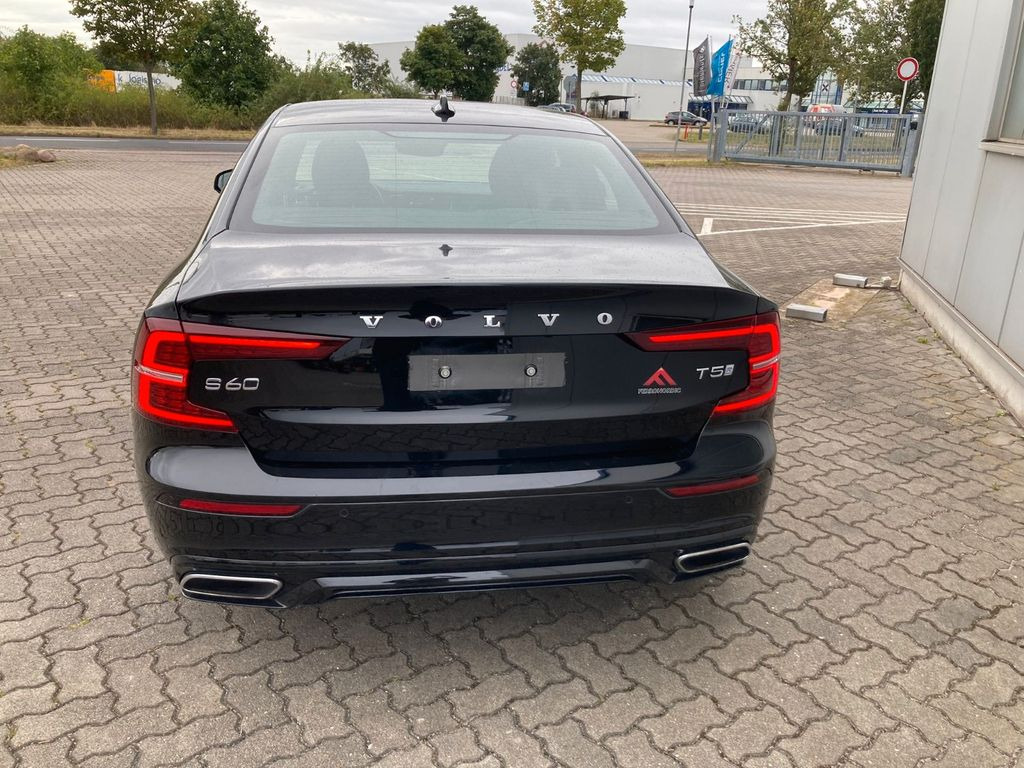 Volvo S60 T5 Lim. R-Design - Voiture: photos 3 Volvo S60 T5 Lim. R-Design - Voiture: photos 3