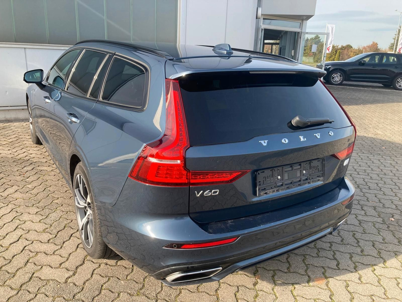 Volvo V60 T8 R Design Recharge Plug-In Hybrid AWD - Voiture break: photos 5 Volvo V60 T8 R Design Recharge Plug-In Hybrid AWD - Voiture break: photos 5