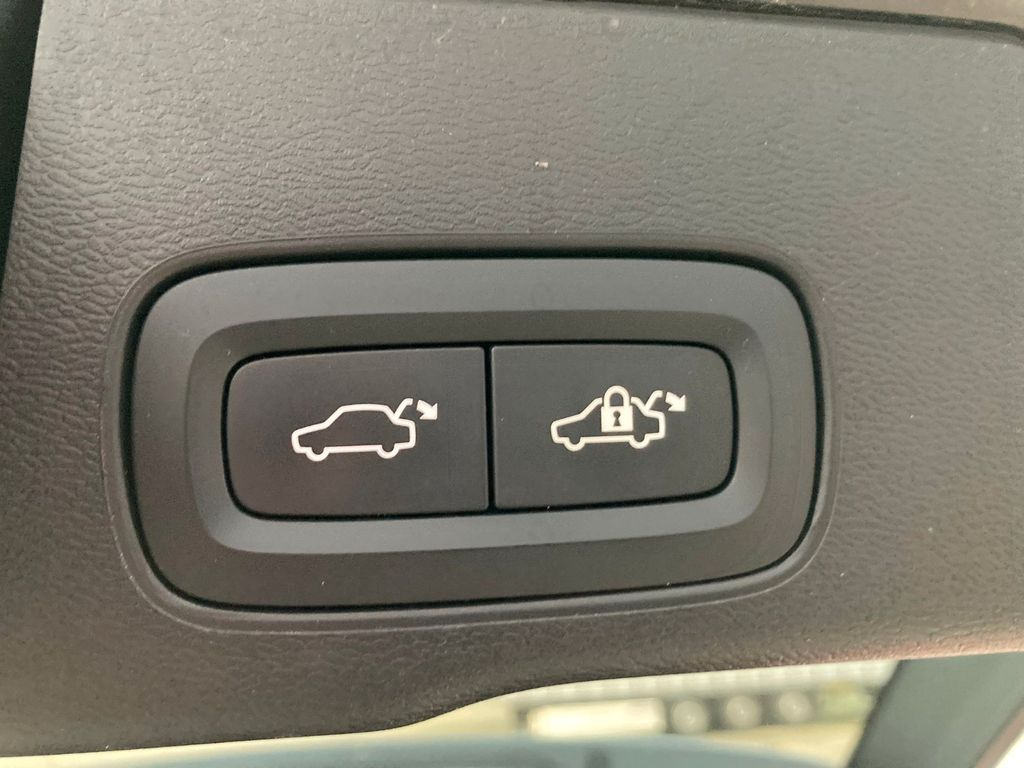 SUV Volvo XC 60 T6 Inscr. Rech. Plug-In Hybrid AWD Md.2022: photos 18
