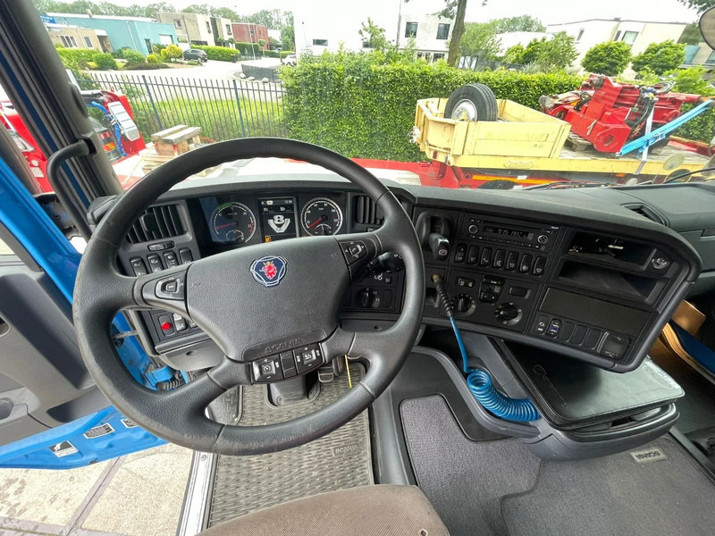 Photo d'intérieur 1: Tracteur routier Scania R730 V8 8x4
