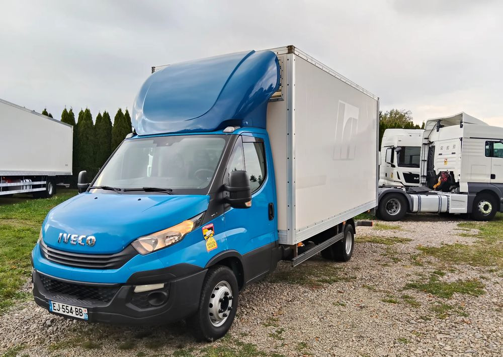 Iveco Daily 70C18 - Camion fourgon: photos 2 Iveco Daily 70C18 - Camion fourgon: photos 2