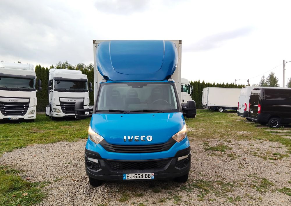 Iveco Daily 70C18 - Camion fourgon: photos 3 Iveco Daily 70C18 - Camion fourgon: photos 3