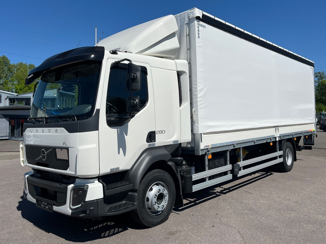 Volvo FL 16.280 Junge Schiebeplane - Camion à rideaux coulissants: photos 2 Volvo FL 16.280 Junge Schiebeplane - Camion à rideaux coulissants: photos 2