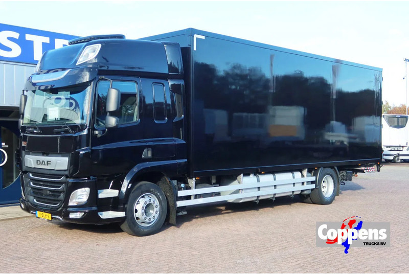 DAF CF 410 DAF CF 410 Black Edition Dhollandia klep 2.000 kg - Camion fourgon: photos 1 DAF CF 410 DAF CF 410 Black Edition Dhollandia klep 2.000 kg - Camion fourgon: photos 1