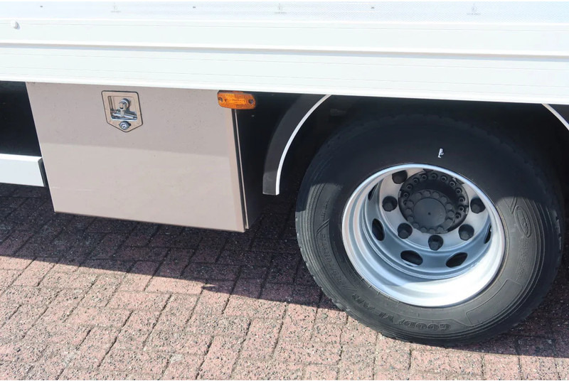 DAF LF 210 FA Bakwagen + Dhollandia 2000 kg klep extra accu set, 3x bindrail + stang. - Camion fourgon: photos 5 DAF LF 210 FA Bakwagen + Dhollandia 2000 kg klep extra accu set, 3x bindrail + stang. - Camion fourgon: photos 5