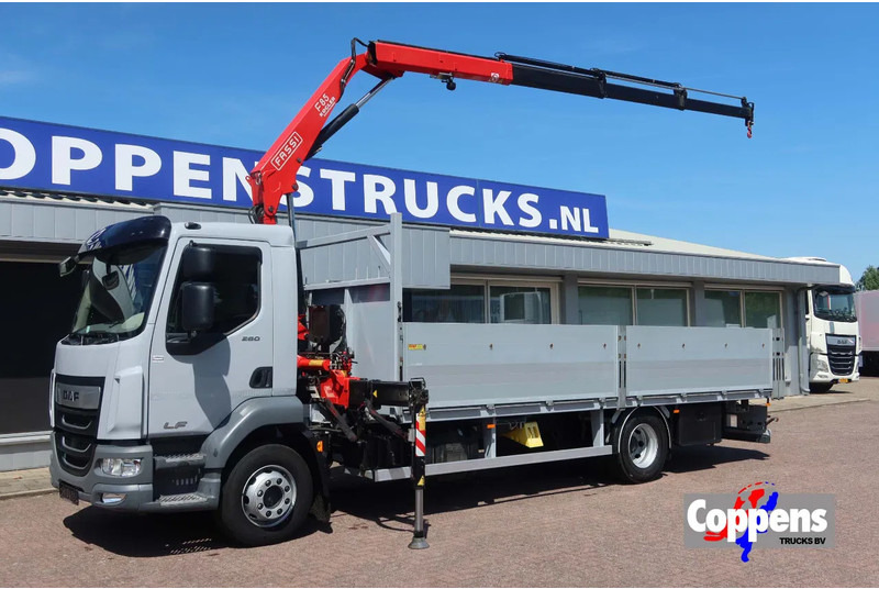 DAF LF 260 Open+Kraan Fassi F 85 V 023+Radio controle - Camion grue: photos 1 DAF LF 260 Open+Kraan Fassi F 85 V 023+Radio controle - Camion grue: photos 1