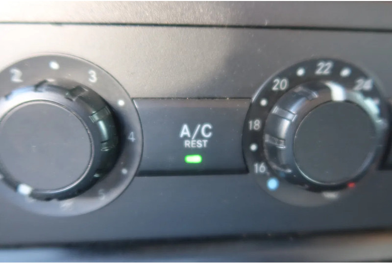 Camion fourgon Mercedes-Benz Antos 2127 L Bak + klep 2000 kg Euro 6: photos 18