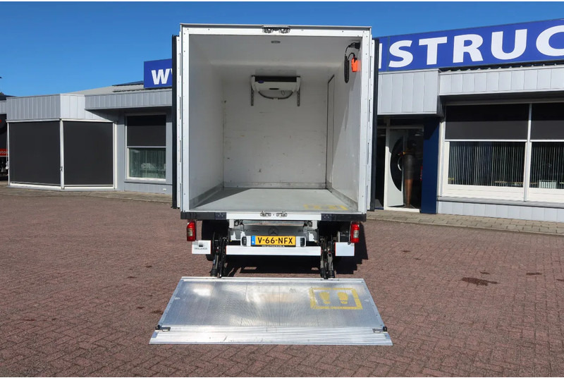 Mercedes-Benz Sprinter 516 CDI Koel/Vries + Dhollandia Klep 750 kg Carrier 300 Xarios Dag + nacht 220 Volt - Utilitaire frigorifique: photos 3 Mercedes-Benz Sprinter 516 CDI Koel/Vries + Dhollandia Klep 750 kg Carrier 300 Xarios Dag + nacht 220 Volt - Utilitaire frigorifique: photos 3