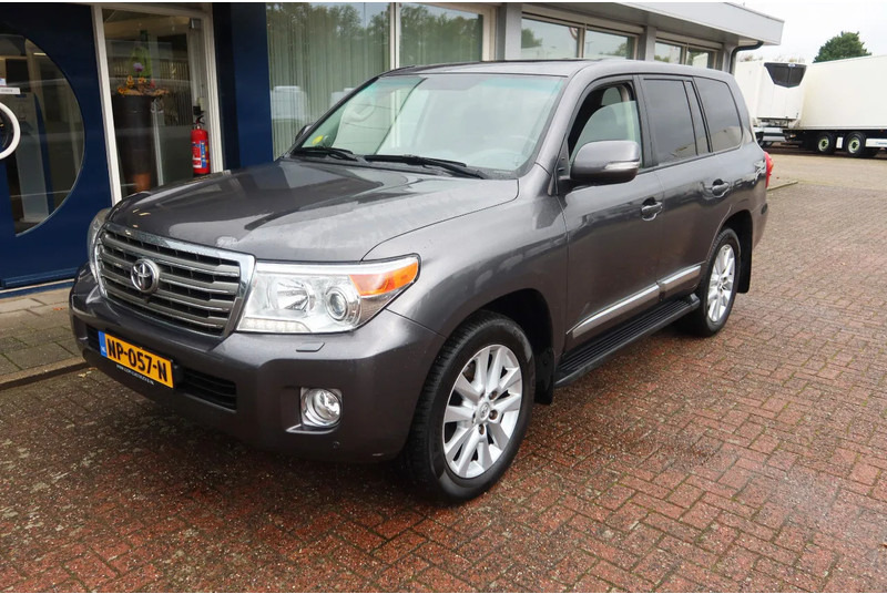 Toyota Land Cruiser V8 200 V8. 4.5D Executive. 7 Persoons. Luchtvering. Marge voertuig - Voiture: photos 1 Toyota Land Cruiser V8 200 V8. 4.5D Executive. 7 Persoons. Luchtvering. Marge voertuig - Voiture: photos 1