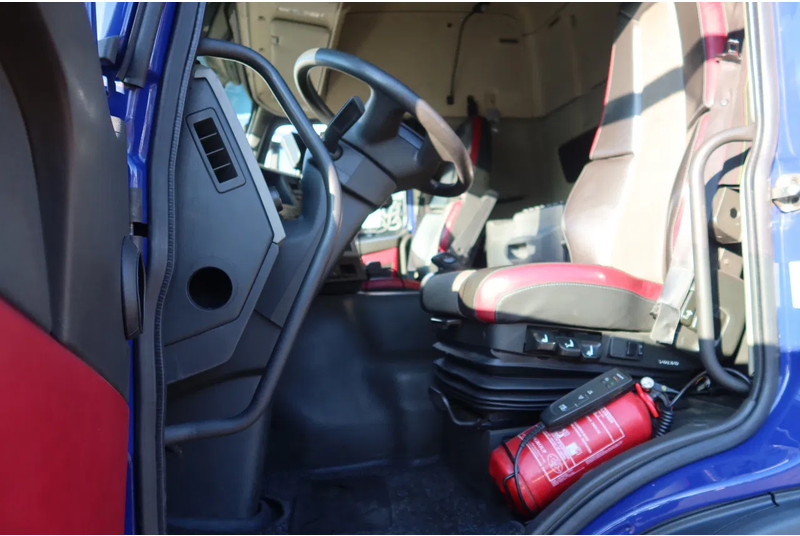 Volvo FM 420 6x2 Bak + Dhollandia klep 1500 kg + Aanhanger 94-WS-TS - Camion fourgon: photos 5 Volvo FM 420 6x2 Bak + Dhollandia klep 1500 kg + Aanhanger 94-WS-TS - Camion fourgon: photos 5