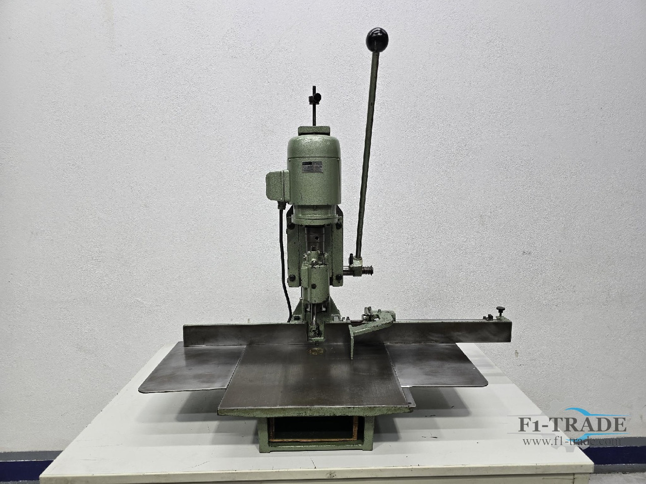 Hang 136 - Machine d'impression: photos 1 Hang 136 - Machine d'impression: photos 1