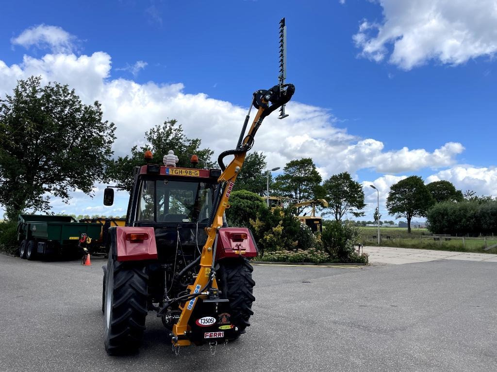 Ferri T350SI snoeischaar heggenschaar trekker tractor - Broyeur d'accotement: photos 5 Ferri T350SI snoeischaar heggenschaar trekker tractor - Broyeur d'accotement: photos 5