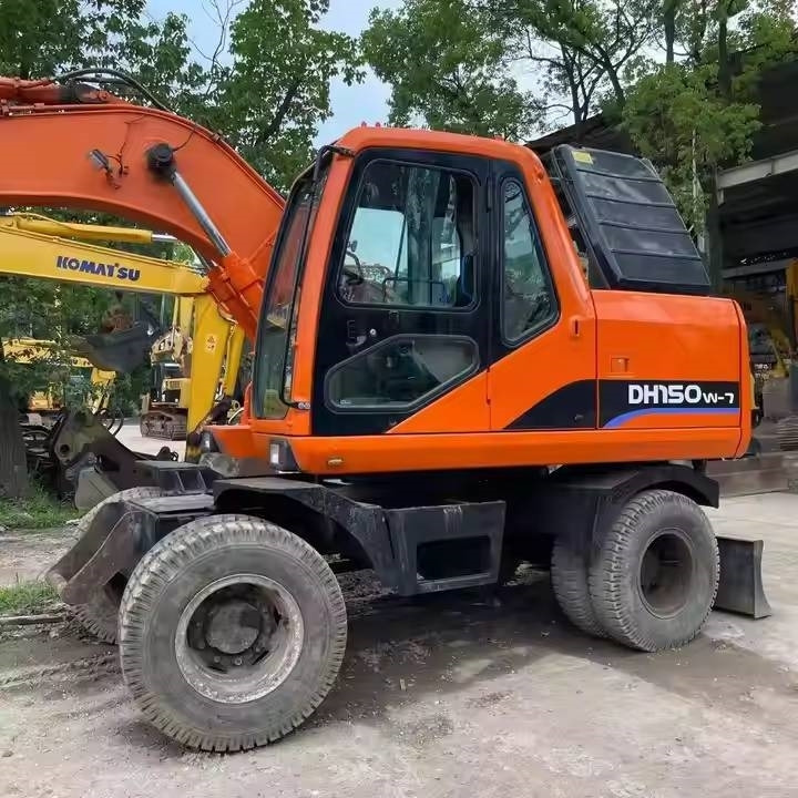 Doosan DH150W-7 - Pelle sur pneus: photos 4 Doosan DH150W-7 - Pelle sur pneus: photos 4