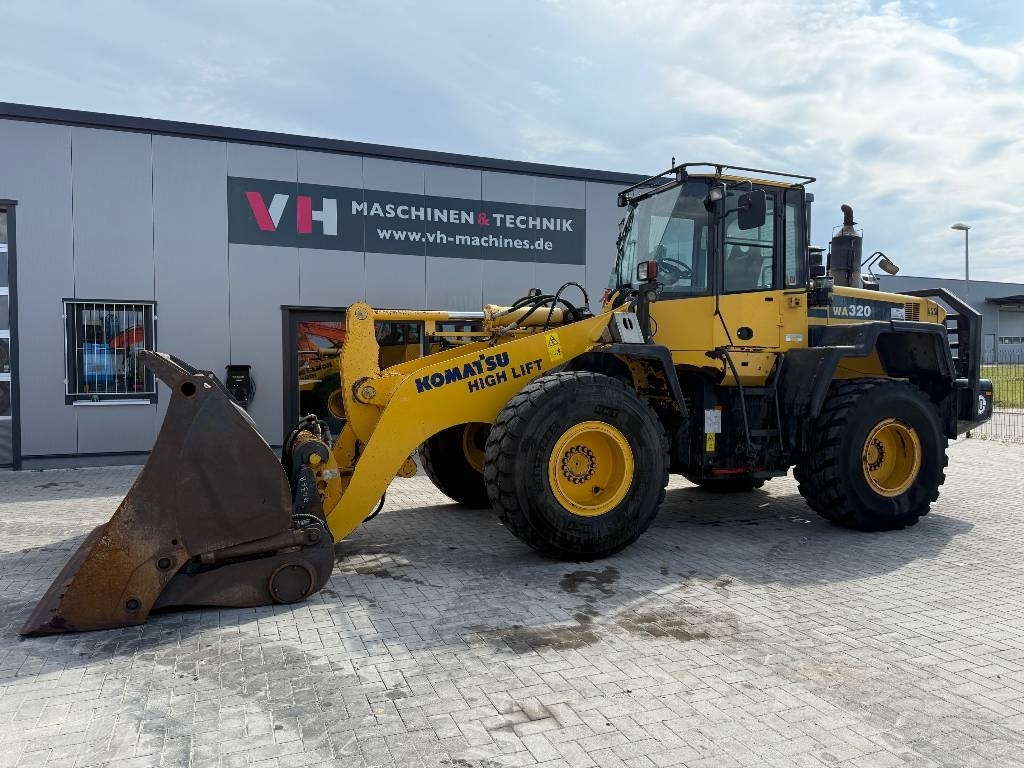 Komatsu WA 320-6 - Chargeuse sur pneus: photos 1 Komatsu WA 320-6 - Chargeuse sur pneus: photos 1