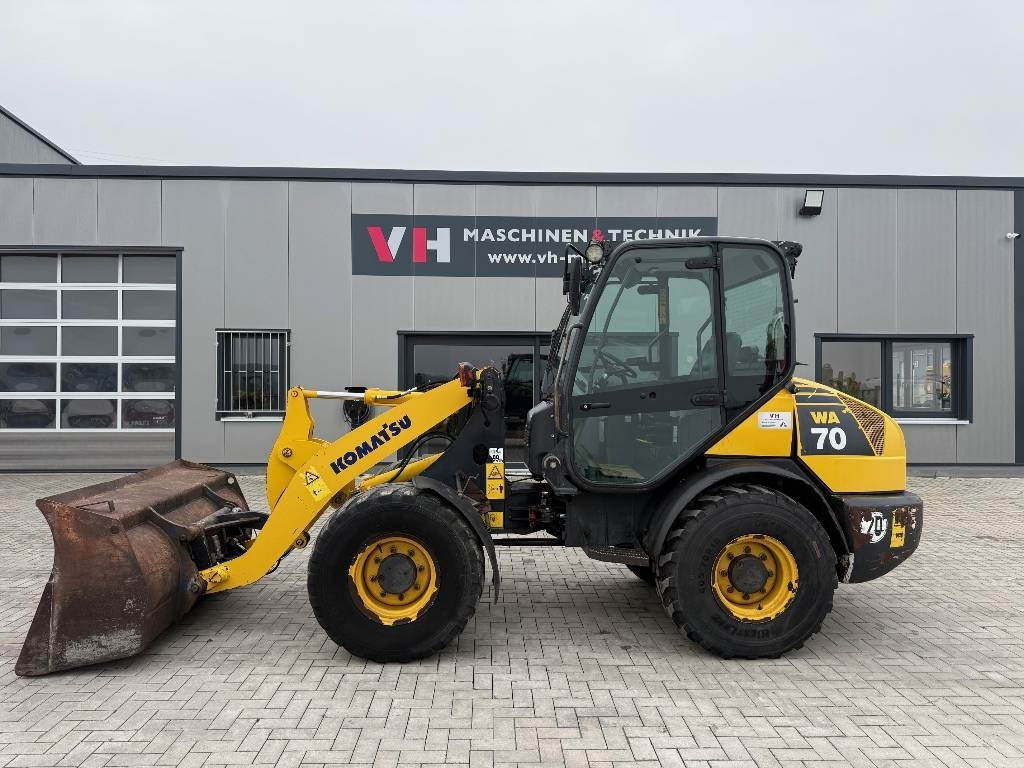 Komatsu WA 70-5 - Chargeuse sur pneus: photos 2 Komatsu WA 70-5 - Chargeuse sur pneus: photos 2