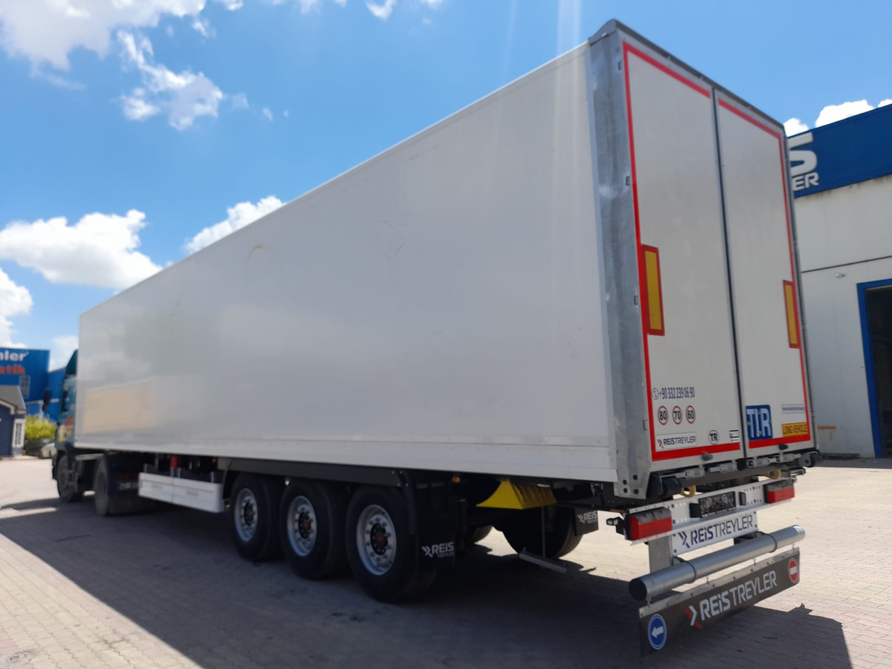 Reis Treyler Box Trailer - Semi-remorque fourgon: photos 2 Reis Treyler Box Trailer - Semi-remorque fourgon: photos 2