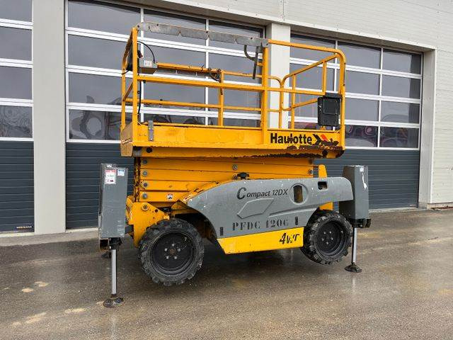 Haulotte Compact 12DX 12m Diesel Scherenarbeitsbühne 4x4 - Nacelle ciseaux: photos 4 Haulotte Compact 12DX 12m Diesel Scherenarbeitsbühne 4x4 - Nacelle ciseaux: photos 4