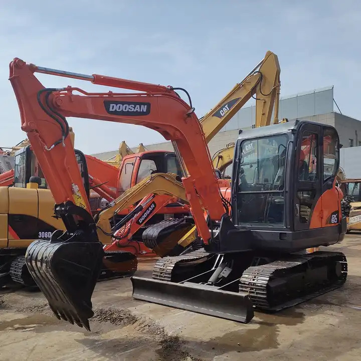 Dx60 Used Crawler Excavator Used Excavator For Sale High Quality ExcavatorDOOSAN DH 55DH55 H-frame - Pelle: photos 2 Dx60 Used Crawler Excavator Used Excavator For Sale High Quality ExcavatorDOOSAN DH 55DH55 H-frame - Pelle: photos 2